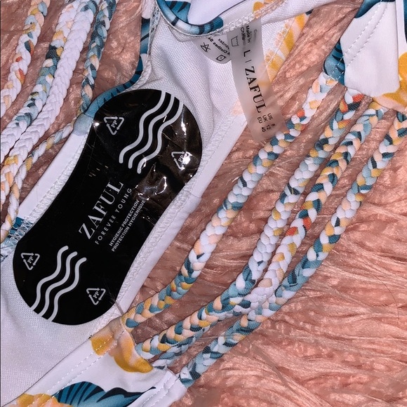 NWOT bikini bottom with braided sides - Picture 3 of 3